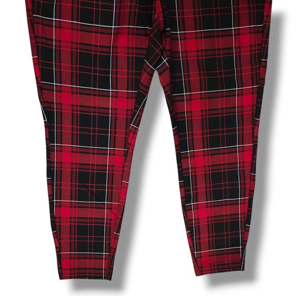 Torrid Women’s Plus Size Red Plaid Pixie Cropped Pants Size 2X NWT - Picture 5 of 9
